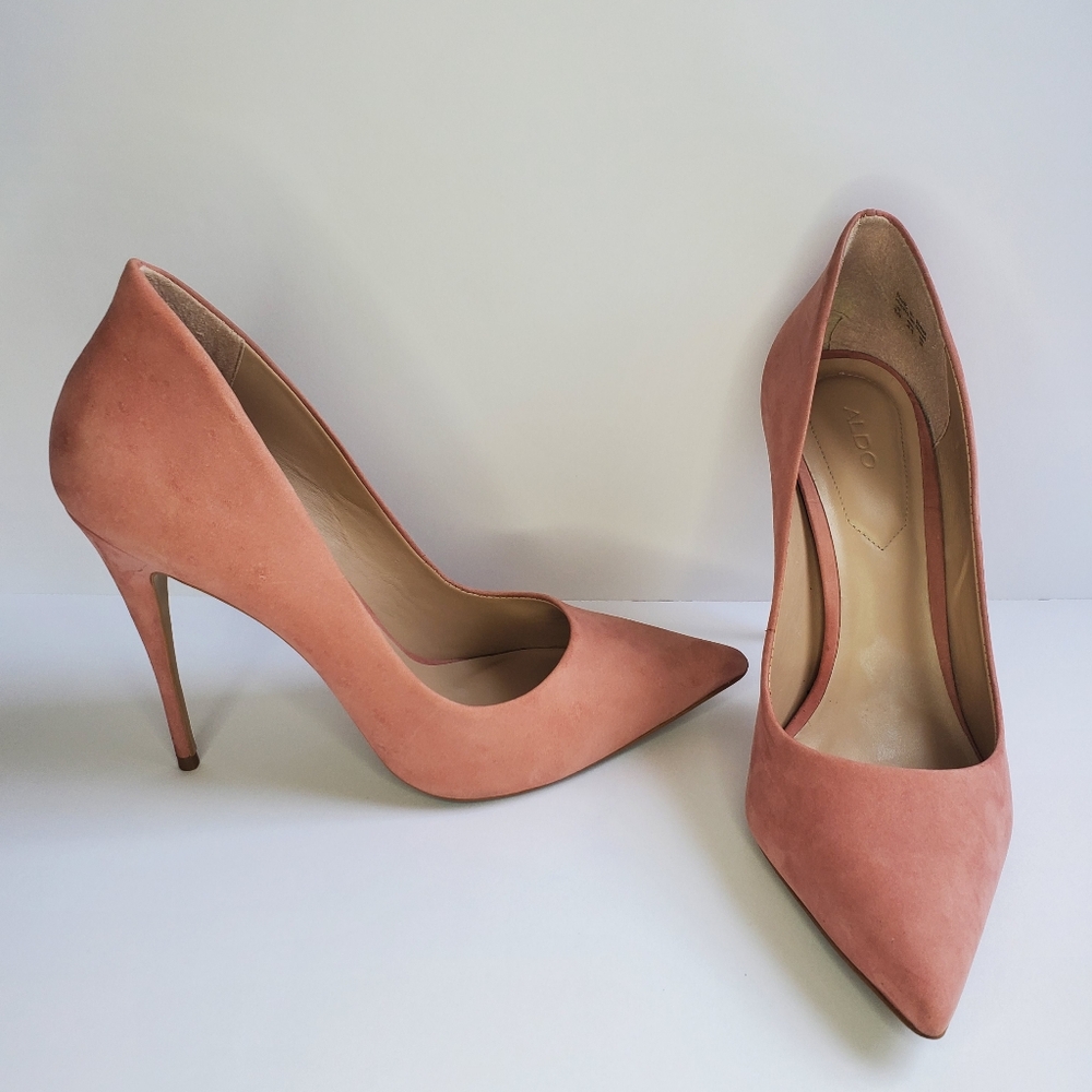 Aldo pink suede pumps size 10